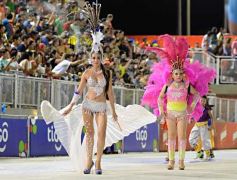 Foto de la galería: Carnaval Encarnaceno imponente