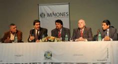 Foto de la galería: La Nación y Misiones firmaron un convenio a beneficio de los tareferos