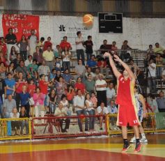 Foto de la galería: Tokio ganó en la última jugada frente a Parque Sur