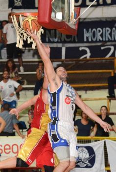 Foto de la galería: Tokio ganó en la última jugada frente a Parque Sur