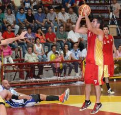Foto de la galería: Tokio ganó en la última jugada frente a Parque Sur