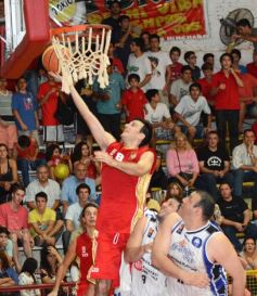 Foto de la galería: Tokio ganó en la última jugada frente a Parque Sur