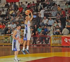 Foto de la galería: Tokio ganó en la última jugada frente a Parque Sur