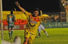 Foto de la galería: Crucero volvió al triunfo ante Sportivo Belgrano