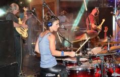 Foto de la galería: Peteco Carabajal en el Día de la Memoria