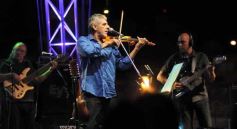 Foto de la galería: Peteco Carabajal en el Día de la Memoria