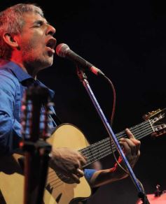 Foto de la galería: Peteco Carabajal en el Día de la Memoria