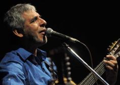 Foto de la galería: Peteco Carabajal en el Día de la Memoria