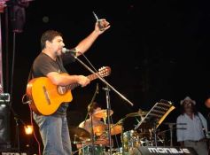 Foto de la galería: Peteco Carabajal en el Día de la Memoria