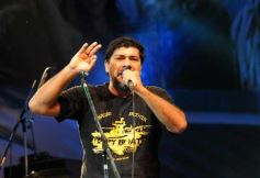 Foto de la galería: Peteco Carabajal en el Día de la Memoria