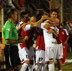 Foto de la galería: Gran Triunfo de Guaraní ante Juventud Unida de Gualeguaychú