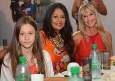 Foto de la galería: Con Ingrid Grudke, Todos por Carina