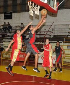 Foto de la galería: Tokio venció a Brown por 72 a 54