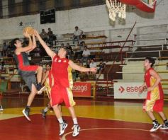 Foto de la galería: Tokio venció a Brown por 72 a 54