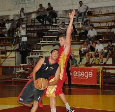 Foto de la galería: Tokio venció a Brown por 72 a 54