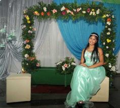 Foto de la galería: Sabrina Portes y sus quince primaveras