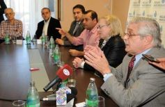 Foto de la galería: Agua de las Misiones firmó un convenio para uso estratégico