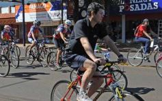 Foto de la galería: La bicicleteada del Roque reunió a 4 mil solidarios