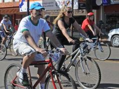 Foto de la galería: La bicicleteada del Roque reunió a 4 mil solidarios