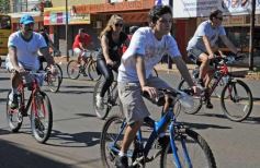 Foto de la galería: La bicicleteada del Roque reunió a 4 mil solidarios