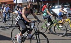 Foto de la galería: La bicicleteada del Roque reunió a 4 mil solidarios