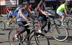 Foto de la galería: La bicicleteada del Roque reunió a 4 mil solidarios
