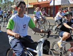 Foto de la galería: La bicicleteada del Roque reunió a 4 mil solidarios