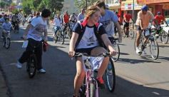 Foto de la galería: La bicicleteada del Roque reunió a 4 mil solidarios