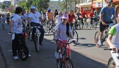 Foto de la galería: La bicicleteada del Roque reunió a 4 mil solidarios