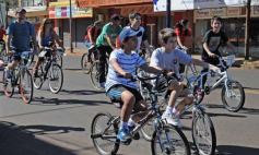 Foto de la galería: La bicicleteada del Roque reunió a 4 mil solidarios