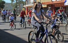 Foto de la galería: La bicicleteada del Roque reunió a 4 mil solidarios