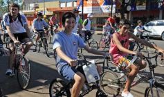 Foto de la galería: La bicicleteada del Roque reunió a 4 mil solidarios