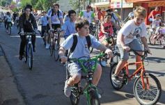 Foto de la galería: La bicicleteada del Roque reunió a 4 mil solidarios