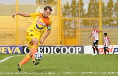 Foto de la galería: Crucero ganó a Instituto y va por más