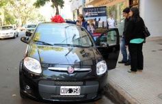 Foto de la galería: La DGR entregó el 0 Kilómetro a Lucía Marianela Ríos