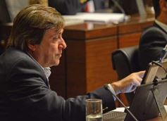 Foto de la galería: Diputados en pleno trabajo