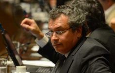 Foto de la galería: Diputados en pleno trabajo