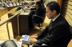 Foto de la galería: Diputados en pleno trabajo