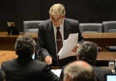 Foto de la galería: Diputados en pleno trabajo