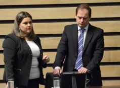 Foto de la galería: Diputados en pleno trabajo