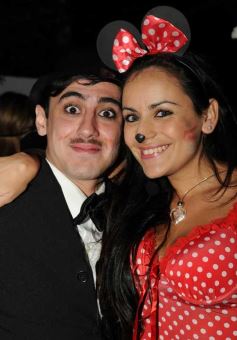 Foto de la galería: Julieta Oggier celebró su cumple con disfraces