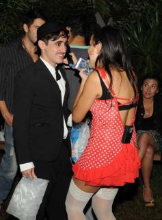 Foto de la galería: Julieta Oggier celebró su cumple con disfraces