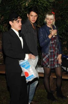 Foto de la galería: Julieta Oggier celebró su cumple con disfraces