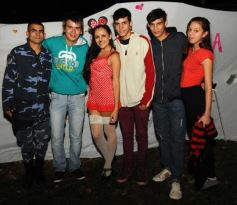 Foto de la galería: Julieta Oggier celebró su cumple con disfraces