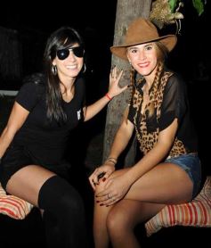 Foto de la galería: Julieta Oggier celebró su cumple con disfraces