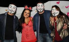 Foto de la galería: Julieta Oggier celebró su cumple con disfraces