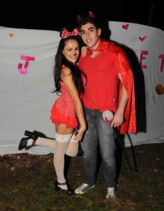 Foto de la galería: Julieta Oggier celebró su cumple con disfraces