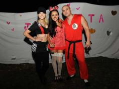 Foto de la galería: Julieta Oggier celebró su cumple con disfraces