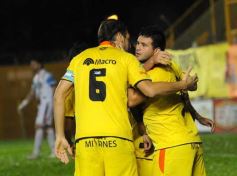 Foto de la galería: Crucero cayó ante Brown de Adrogué