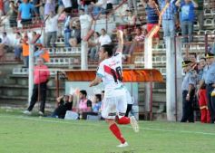 Foto de la galería: Guaraní ganó por goleada a Juventud Unida